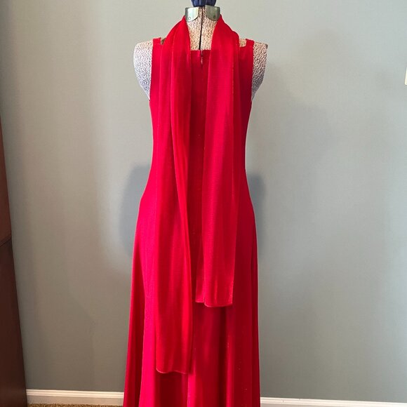 Red gown, size 5-6 - Picture 5 of 8